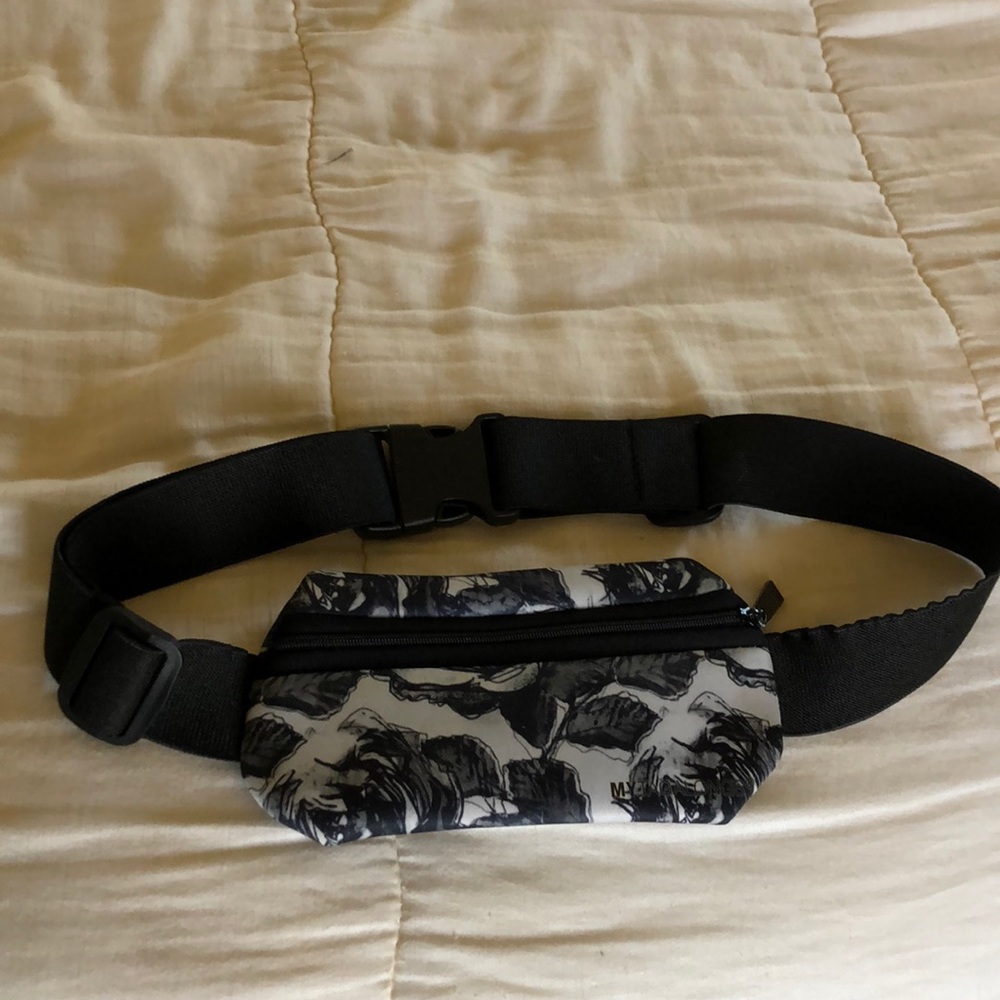 WORKOUT GEAR